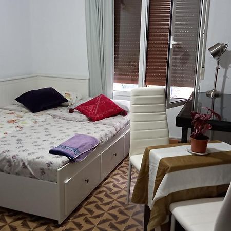 Las Golondrinas Habitacion En Piso Centrico Para Una O Dos Personas Сарагоса Екстер'єр фото