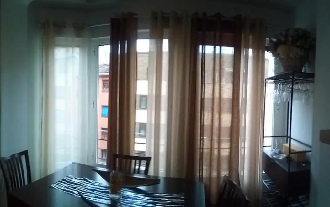 Las Golondrinas Habitacion En Piso Centrico Para Una O Dos Personas Сарагоса Екстер'єр фото