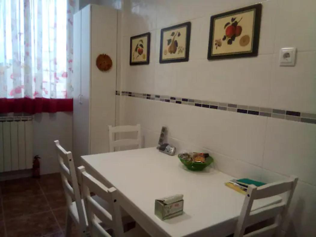 Las Golondrinas Habitacion En Piso Centrico Para Una O Dos Personas Сарагоса Екстер'єр фото